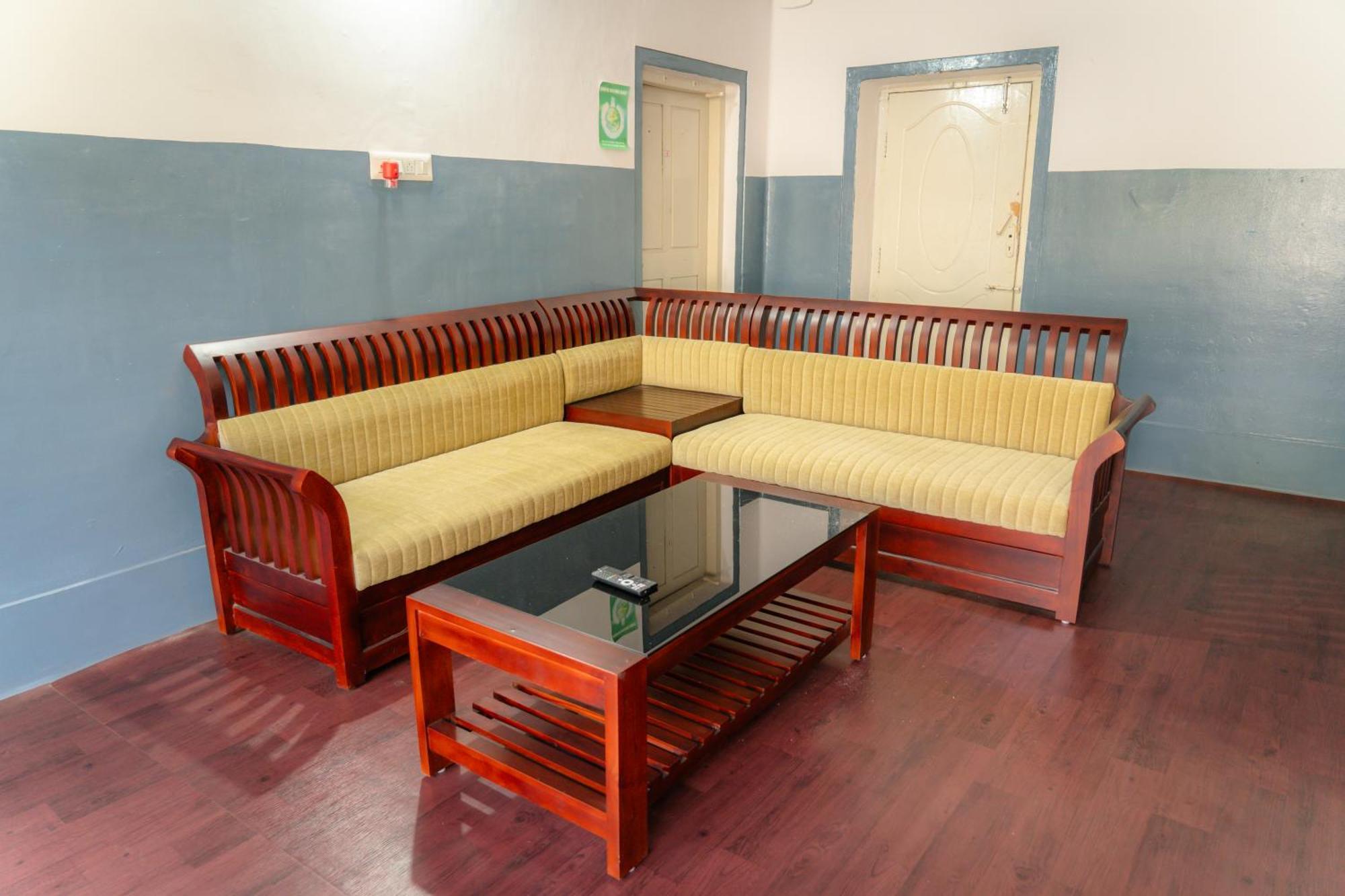 Hostel Leo Vishroam Mysuru Zewnętrze zdjęcie