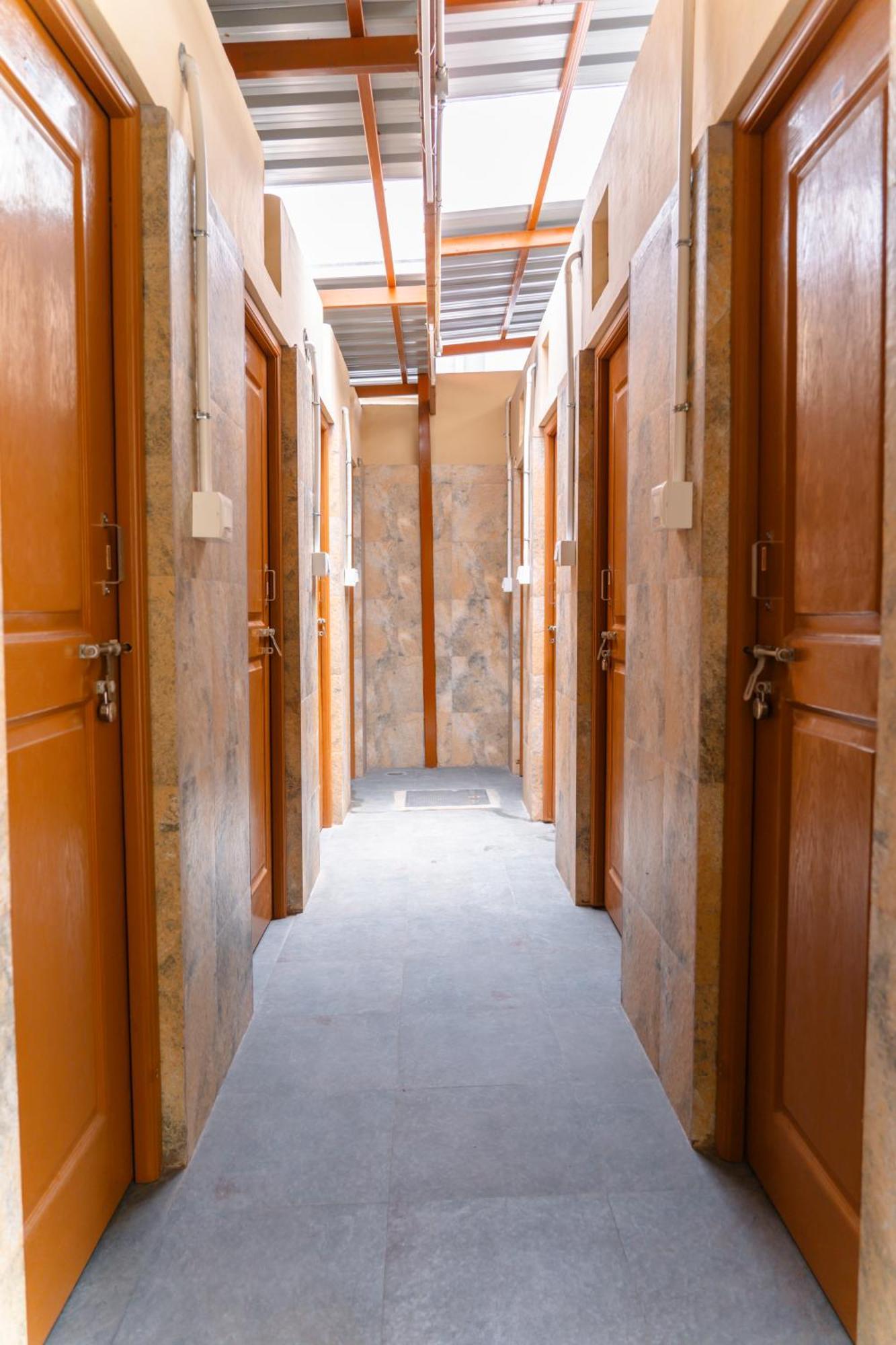 Hostel Leo Vishroam Mysuru Zewnętrze zdjęcie