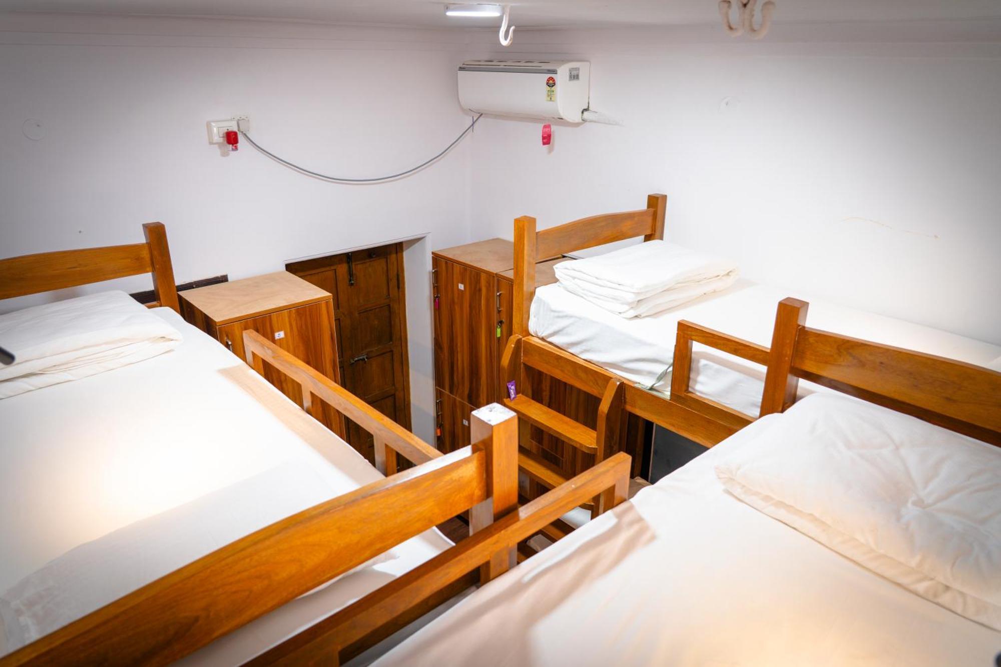 Hostel Leo Vishroam Mysuru Zewnętrze zdjęcie